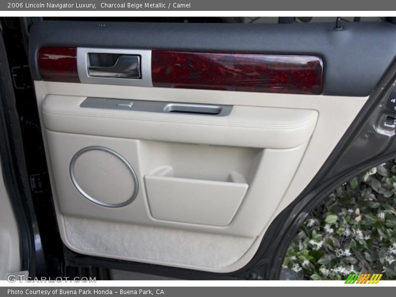 Charcoal Beige Metallic / Camel 2006 Lincoln Navigator Luxury