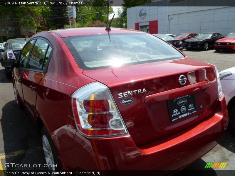 Red Brick / Charcoal 2009 Nissan Sentra 2.0