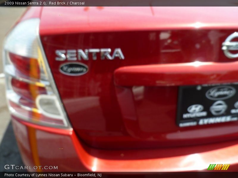 Red Brick / Charcoal 2009 Nissan Sentra 2.0