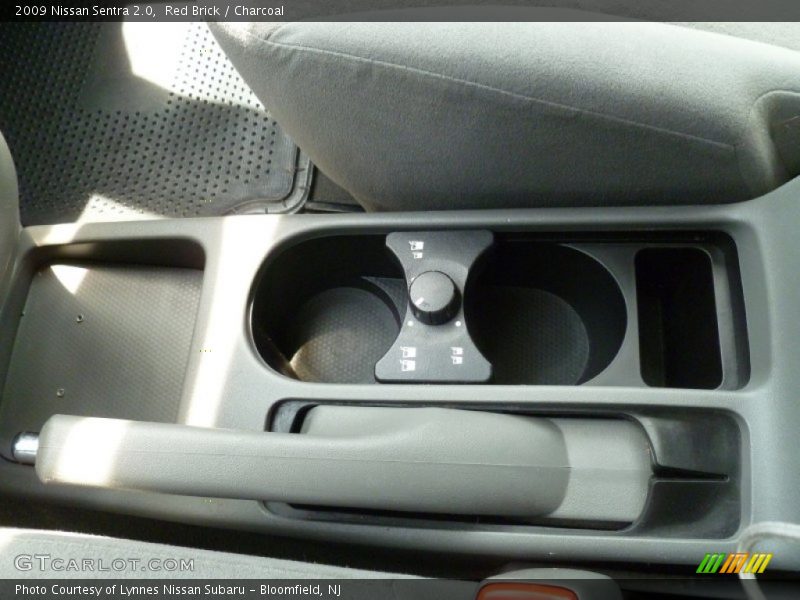 Red Brick / Charcoal 2009 Nissan Sentra 2.0