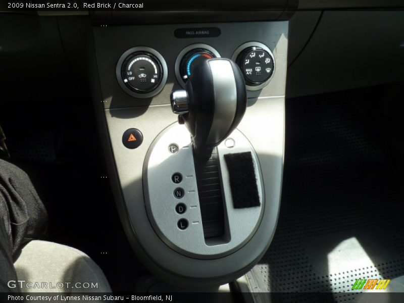 Red Brick / Charcoal 2009 Nissan Sentra 2.0