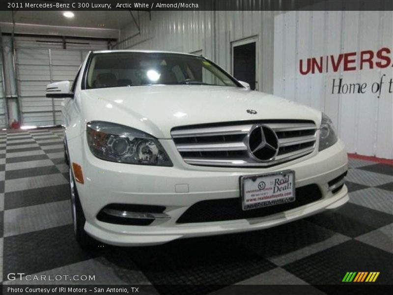 Arctic White / Almond/Mocha 2011 Mercedes-Benz C 300 Luxury
