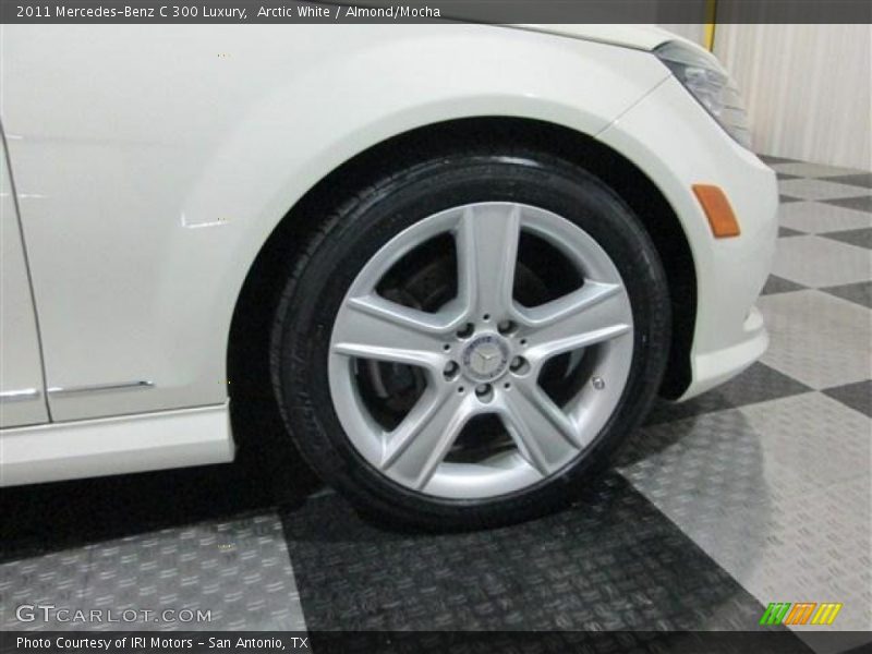 Arctic White / Almond/Mocha 2011 Mercedes-Benz C 300 Luxury
