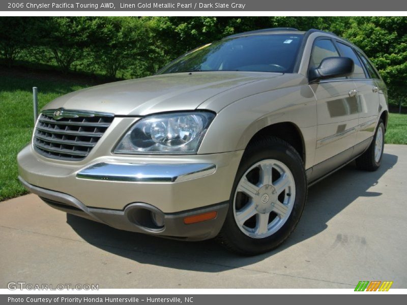 Front 3/4 View of 2006 Pacifica Touring AWD