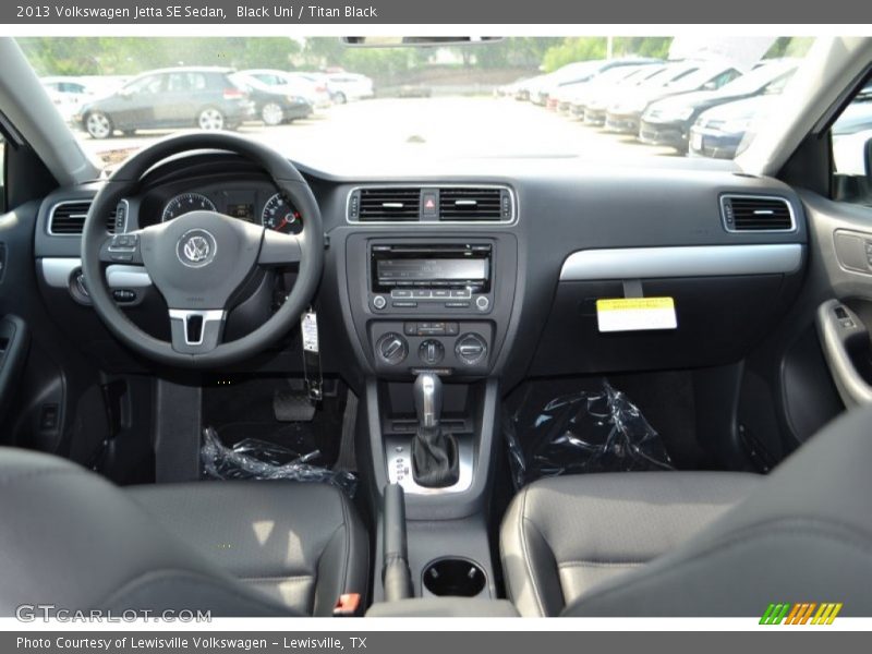 Black Uni / Titan Black 2013 Volkswagen Jetta SE Sedan