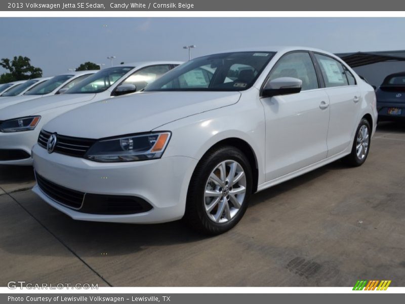 Candy White / Cornsilk Beige 2013 Volkswagen Jetta SE Sedan