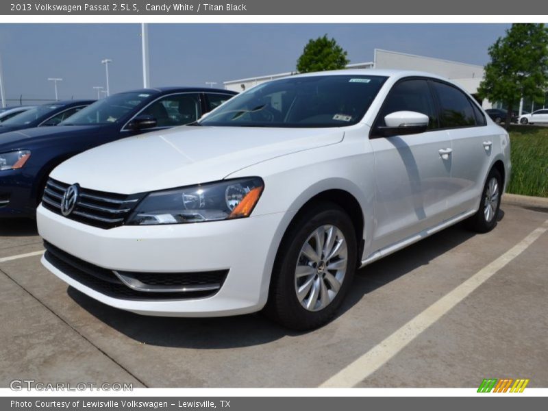 Candy White / Titan Black 2013 Volkswagen Passat 2.5L S