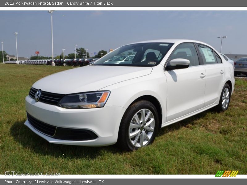 Candy White / Titan Black 2013 Volkswagen Jetta SE Sedan