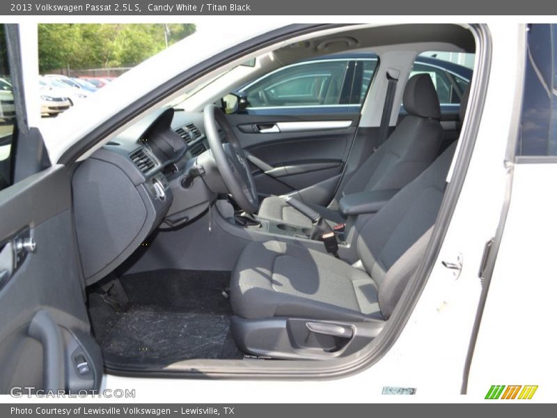 Candy White / Titan Black 2013 Volkswagen Passat 2.5L S
