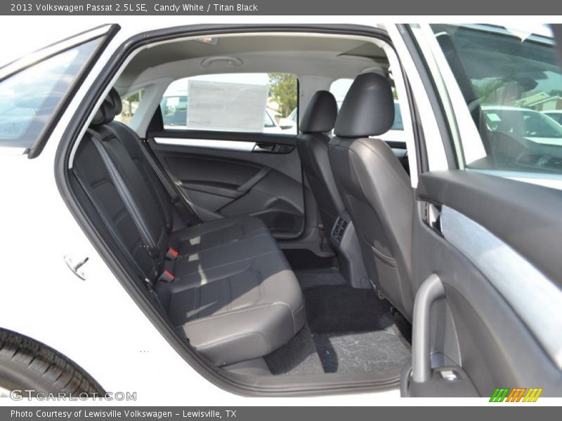 Candy White / Titan Black 2013 Volkswagen Passat 2.5L SE