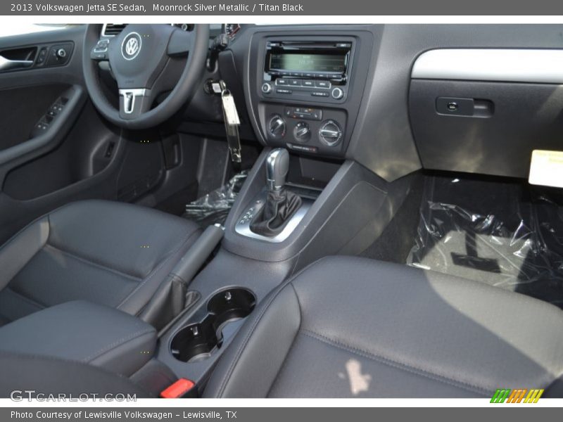 Moonrock Silver Metallic / Titan Black 2013 Volkswagen Jetta SE Sedan