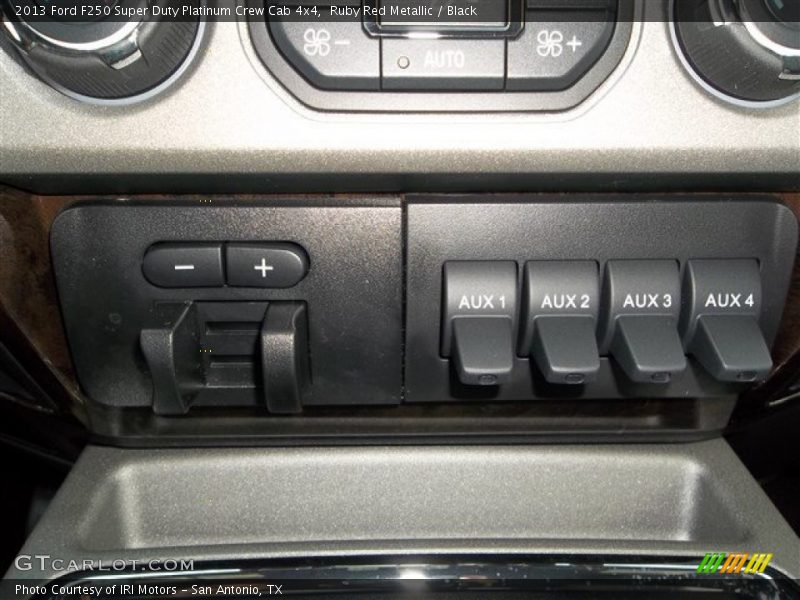 Controls of 2013 F250 Super Duty Platinum Crew Cab 4x4