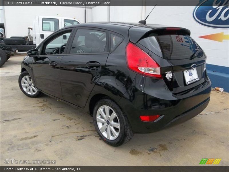 Tuxedo Black / Charcoal Black 2013 Ford Fiesta SE Hatchback