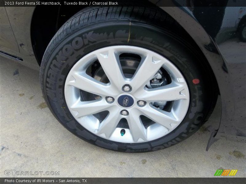 Tuxedo Black / Charcoal Black 2013 Ford Fiesta SE Hatchback