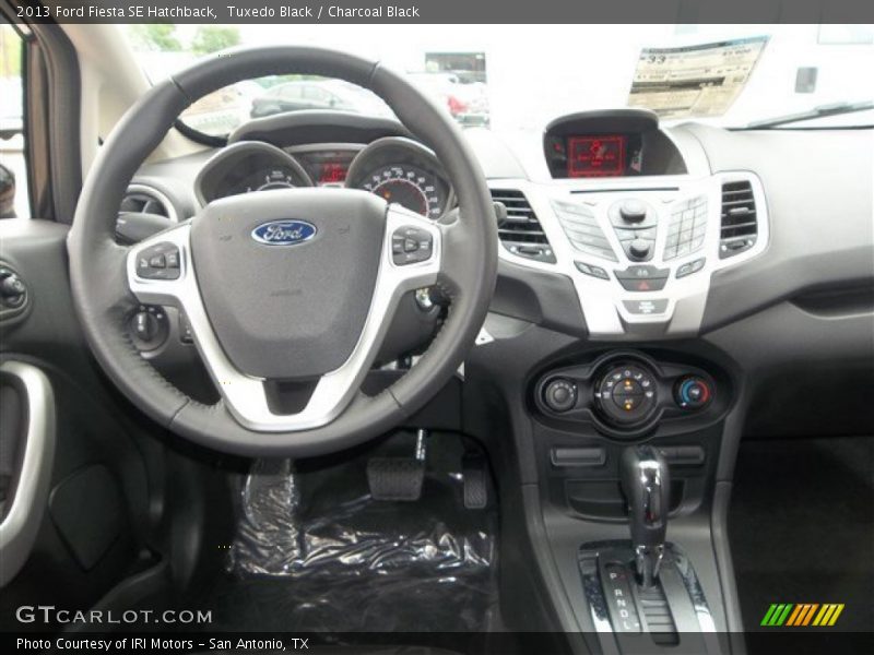 Tuxedo Black / Charcoal Black 2013 Ford Fiesta SE Hatchback