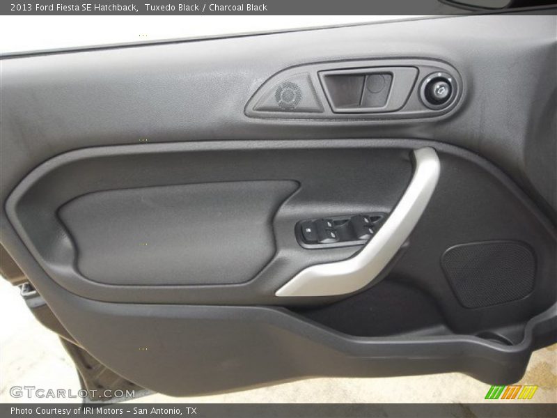 Tuxedo Black / Charcoal Black 2013 Ford Fiesta SE Hatchback