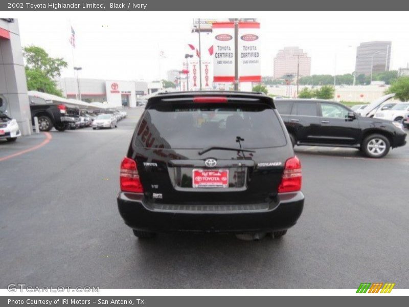 Black / Ivory 2002 Toyota Highlander Limited