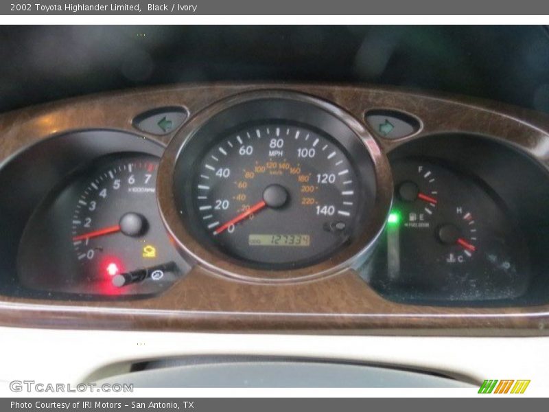 Black / Ivory 2002 Toyota Highlander Limited