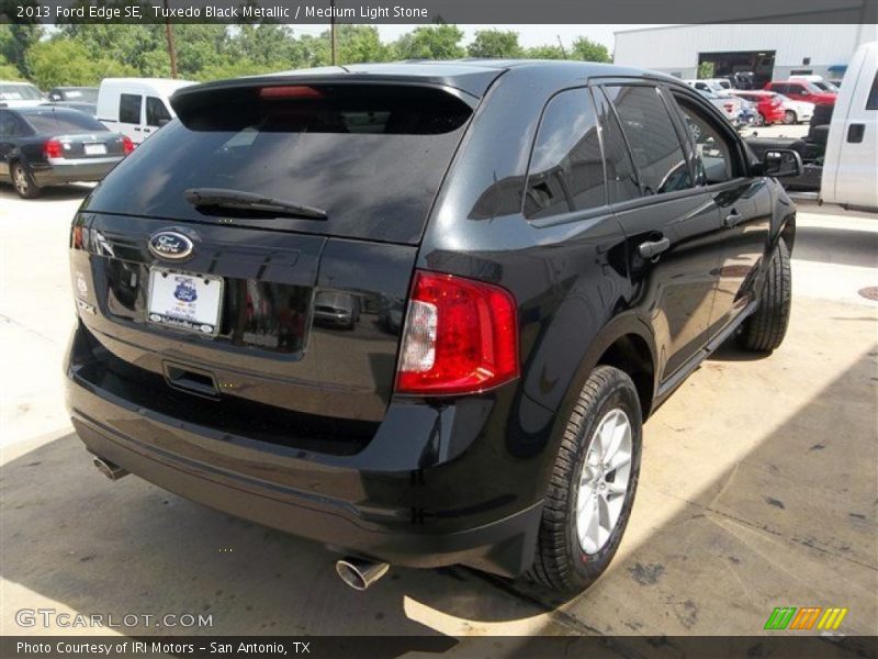 Tuxedo Black Metallic / Medium Light Stone 2013 Ford Edge SE