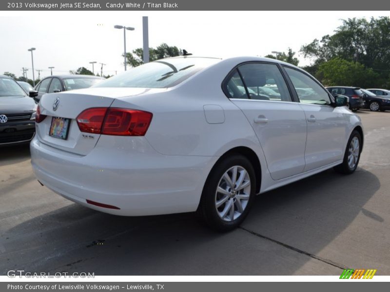 Candy White / Titan Black 2013 Volkswagen Jetta SE Sedan