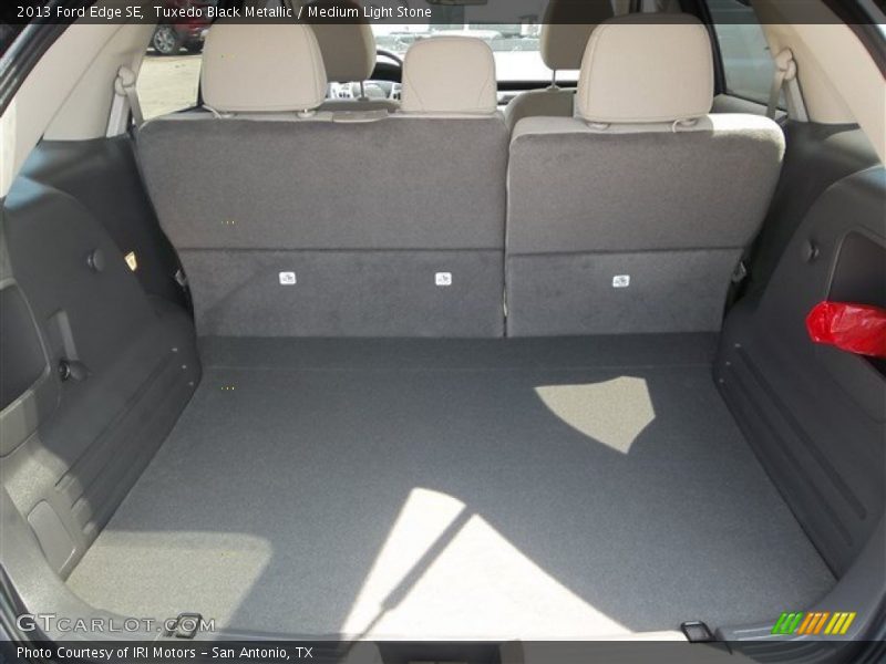 Tuxedo Black Metallic / Medium Light Stone 2013 Ford Edge SE