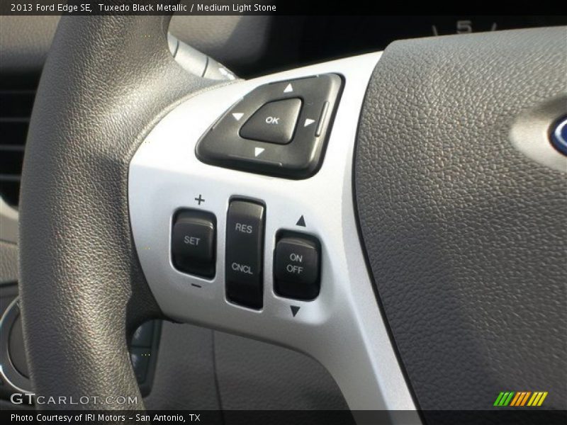 Tuxedo Black Metallic / Medium Light Stone 2013 Ford Edge SE