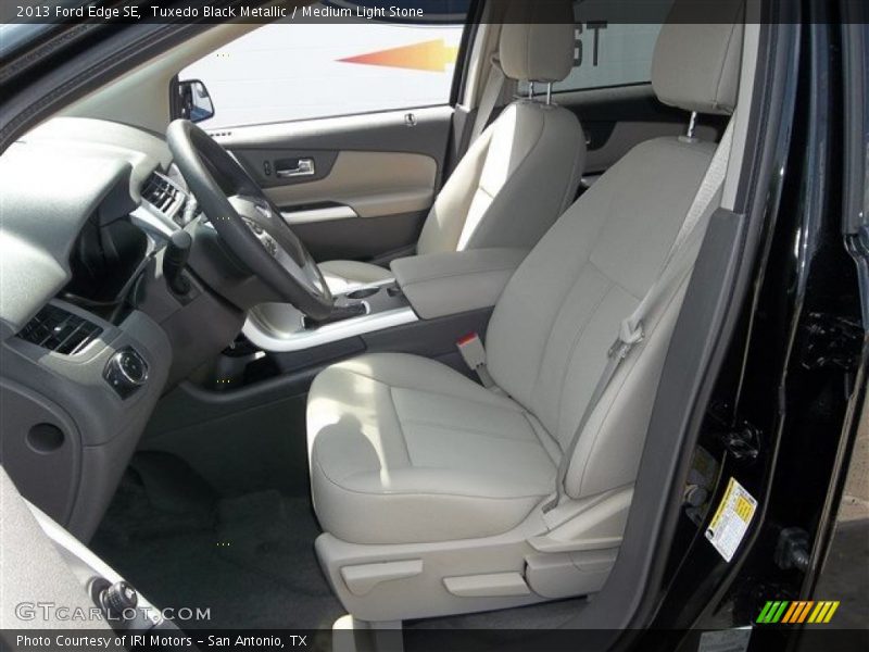 Tuxedo Black Metallic / Medium Light Stone 2013 Ford Edge SE