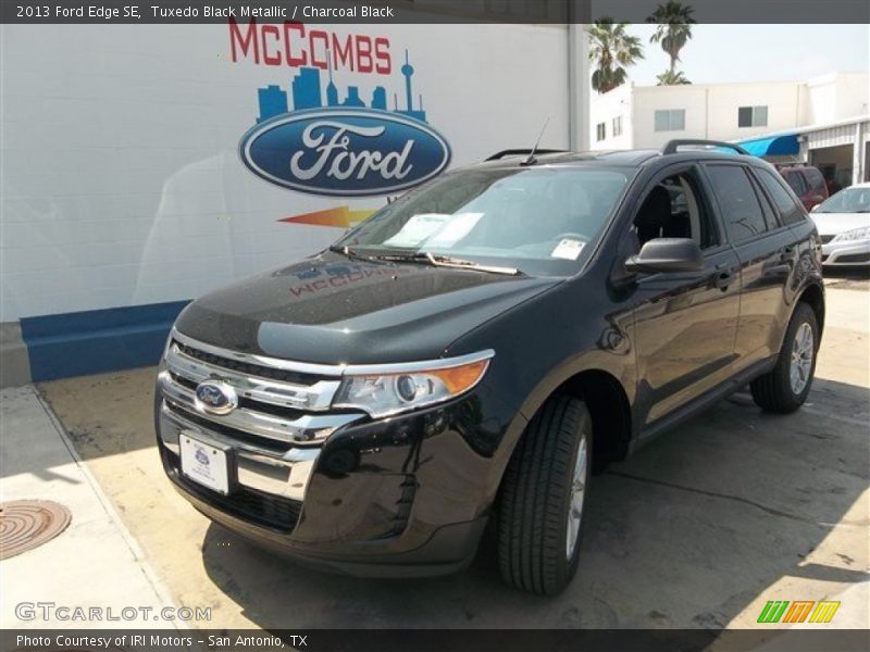 Tuxedo Black Metallic / Charcoal Black 2013 Ford Edge SE