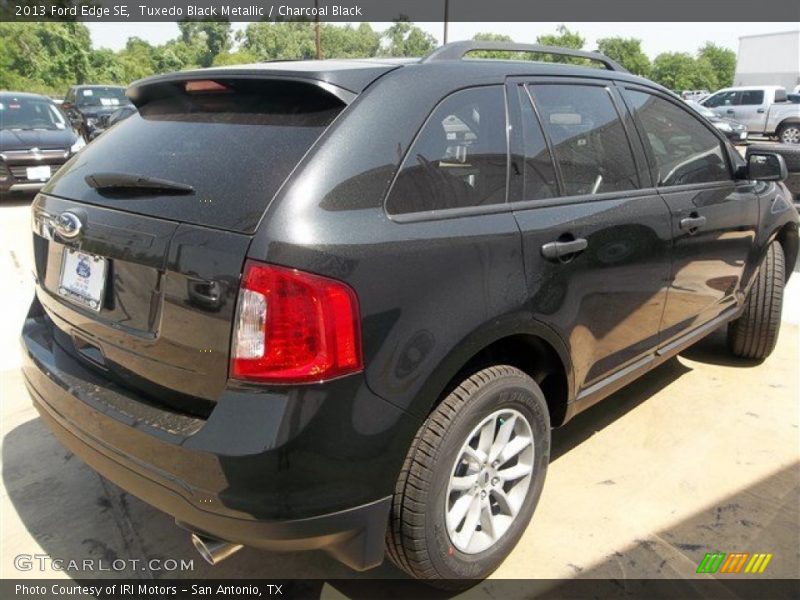 Tuxedo Black Metallic / Charcoal Black 2013 Ford Edge SE