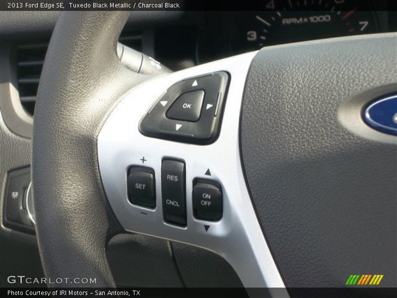 Tuxedo Black Metallic / Charcoal Black 2013 Ford Edge SE