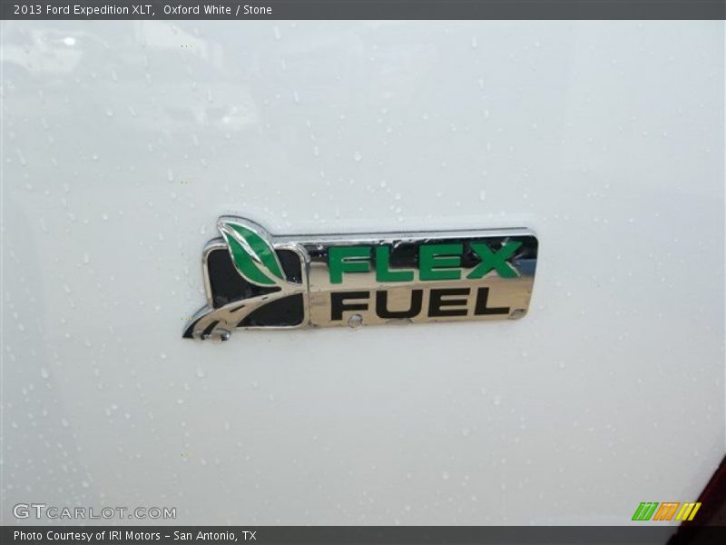 Oxford White / Stone 2013 Ford Expedition XLT