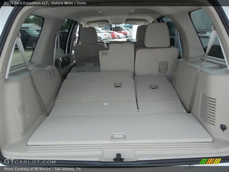 Oxford White / Stone 2013 Ford Expedition XLT