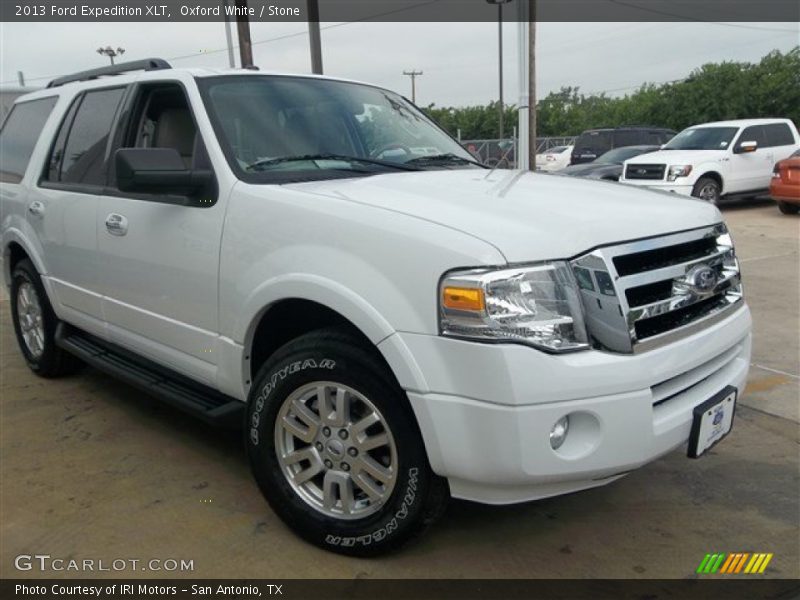 Oxford White / Stone 2013 Ford Expedition XLT