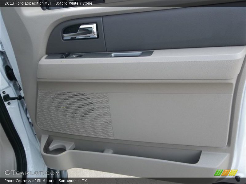 Oxford White / Stone 2013 Ford Expedition XLT