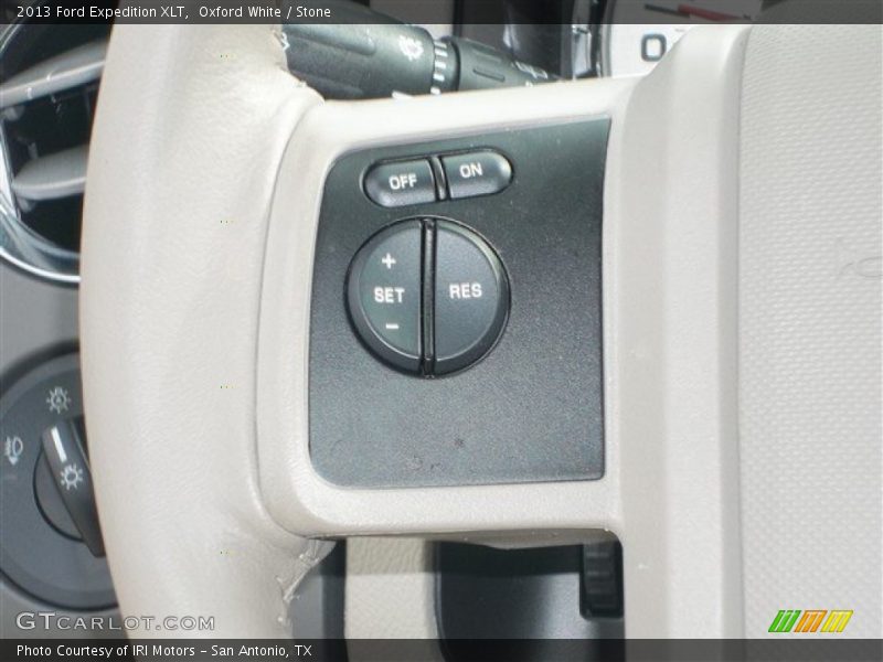 Oxford White / Stone 2013 Ford Expedition XLT