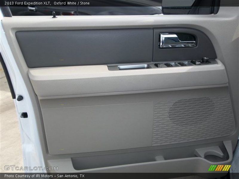 Oxford White / Stone 2013 Ford Expedition XLT