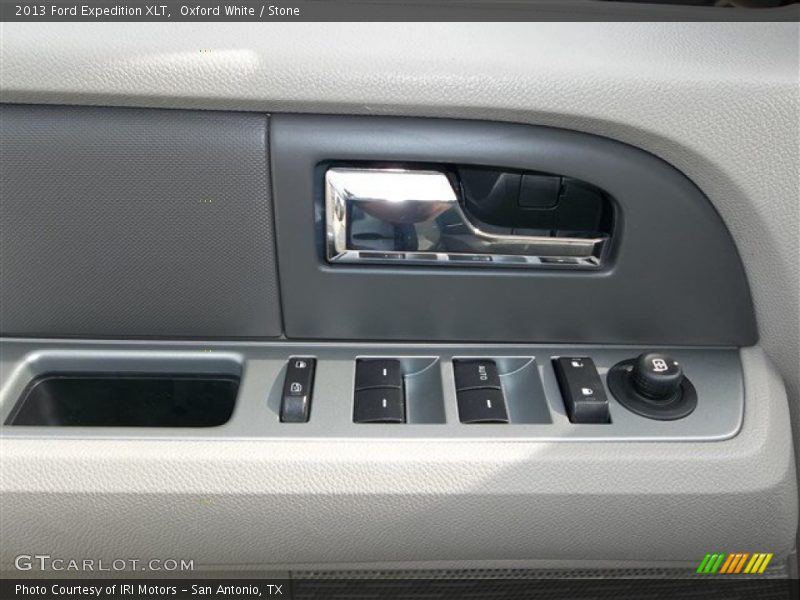 Oxford White / Stone 2013 Ford Expedition XLT