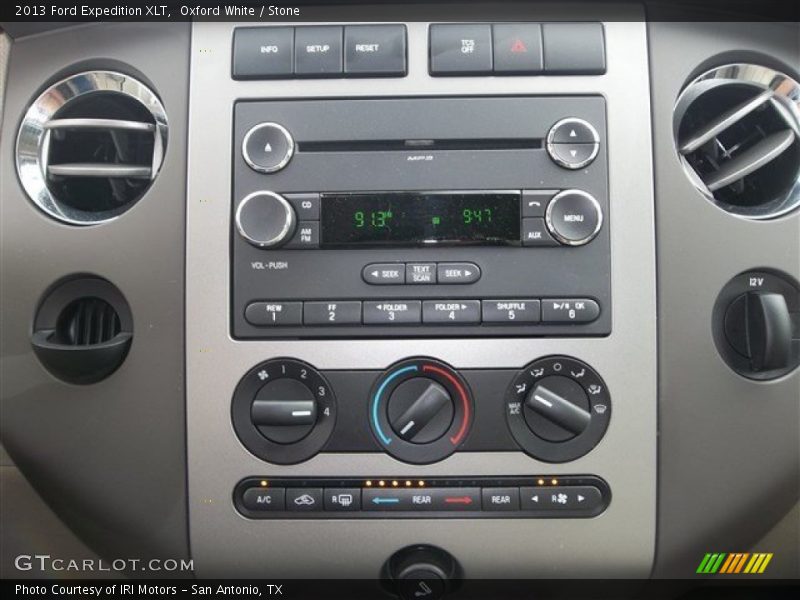Oxford White / Stone 2013 Ford Expedition XLT