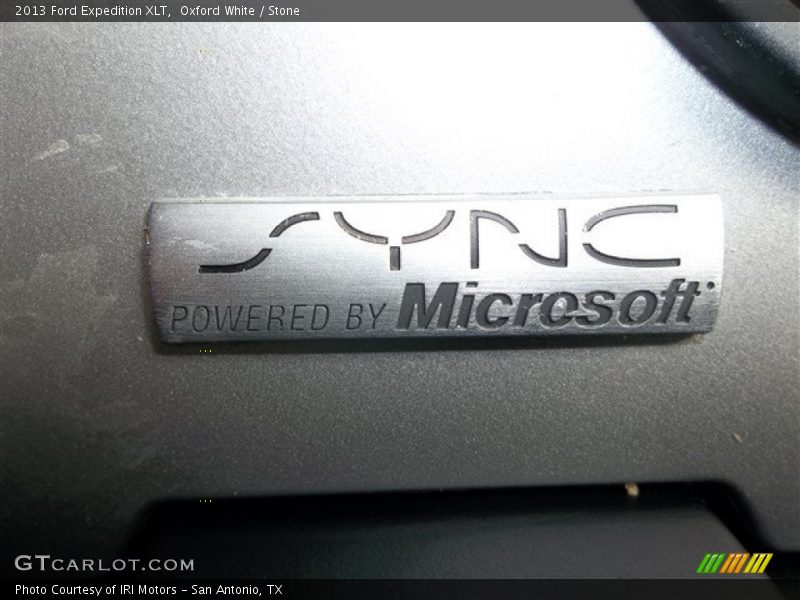 Oxford White / Stone 2013 Ford Expedition XLT