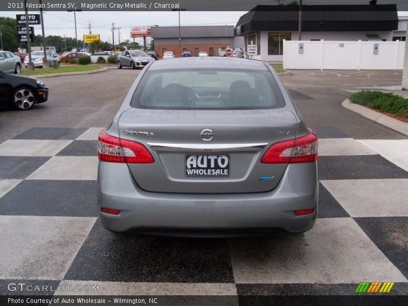 Magnetic Gray Metallic / Charcoal 2013 Nissan Sentra SV