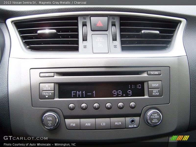 Magnetic Gray Metallic / Charcoal 2013 Nissan Sentra SV