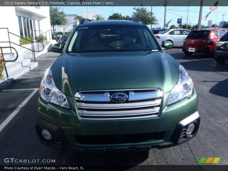 Cypress Green Pearl / Ivory 2013 Subaru Outback 2.5i Premium