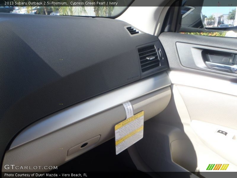 Cypress Green Pearl / Ivory 2013 Subaru Outback 2.5i Premium