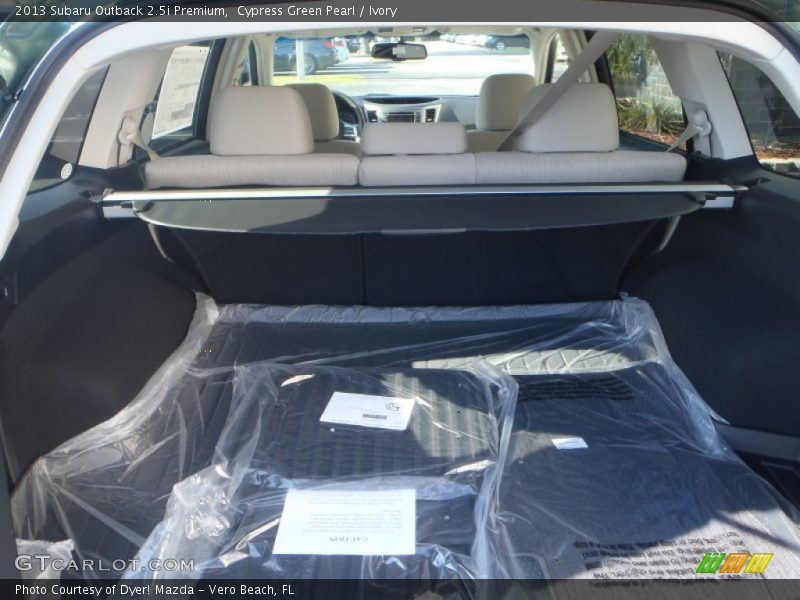 Cypress Green Pearl / Ivory 2013 Subaru Outback 2.5i Premium