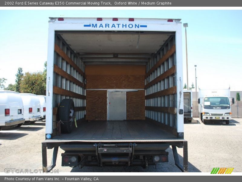 Oxford White / Medium Graphite 2002 Ford E Series Cutaway E350 Commercial Moving Truck