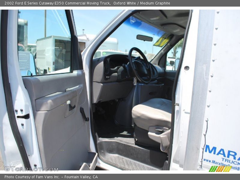 Oxford White / Medium Graphite 2002 Ford E Series Cutaway E350 Commercial Moving Truck
