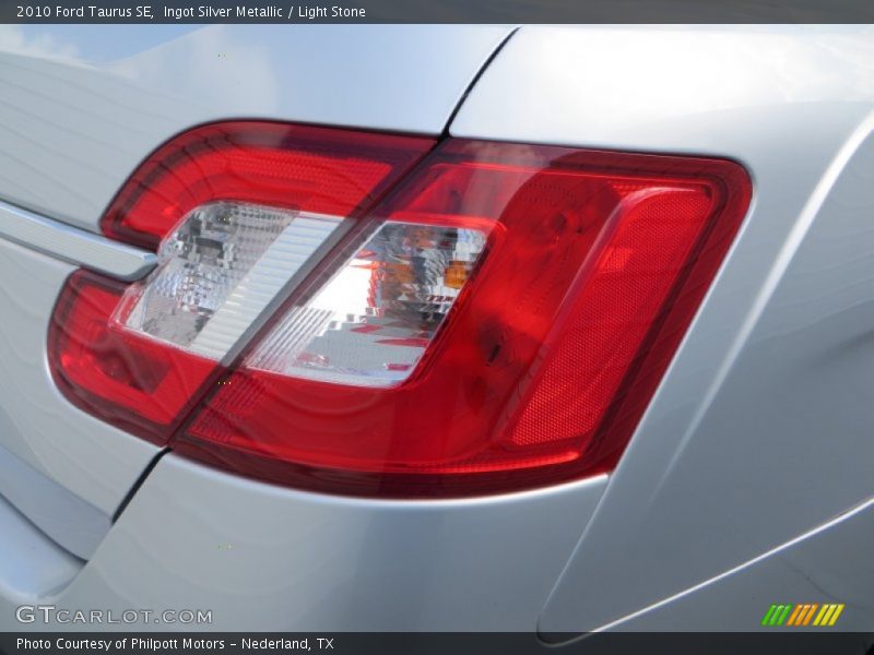 Ingot Silver Metallic / Light Stone 2010 Ford Taurus SE