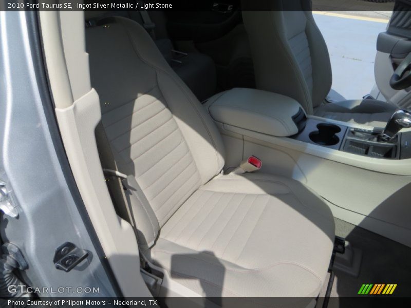 Ingot Silver Metallic / Light Stone 2010 Ford Taurus SE