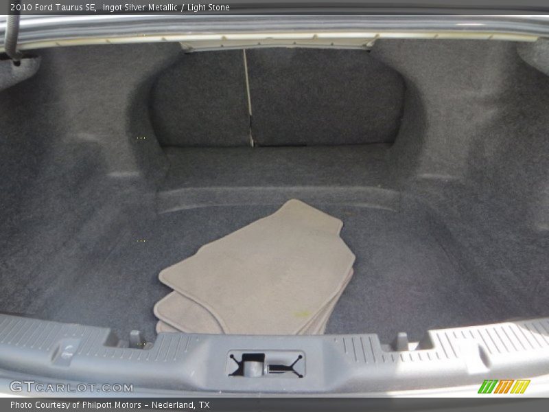 Ingot Silver Metallic / Light Stone 2010 Ford Taurus SE