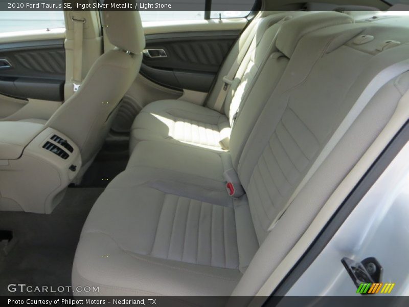 Rear Seat of 2010 Taurus SE